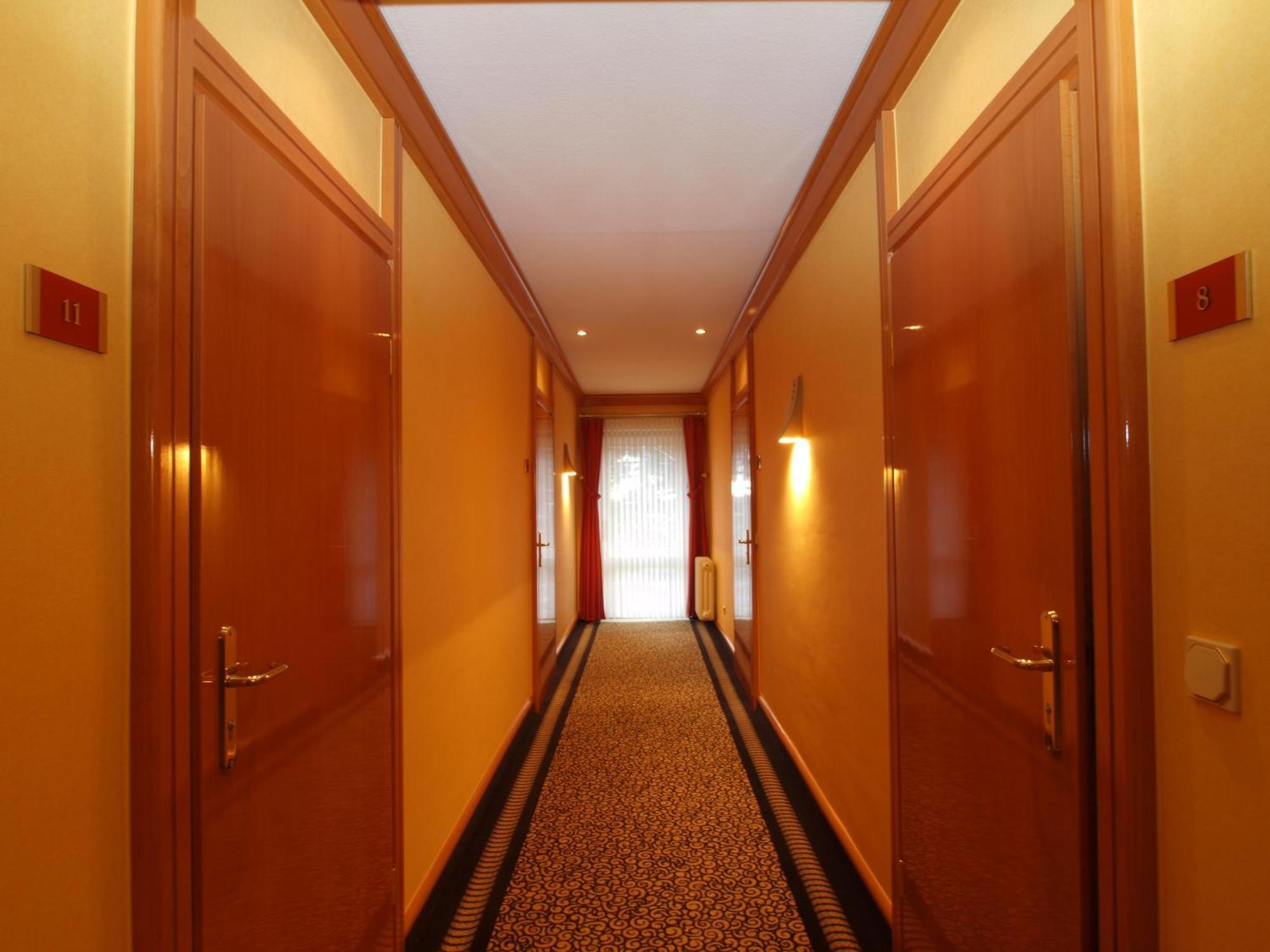 Hotel Matthias Gnarrenburg Экстерьер фото