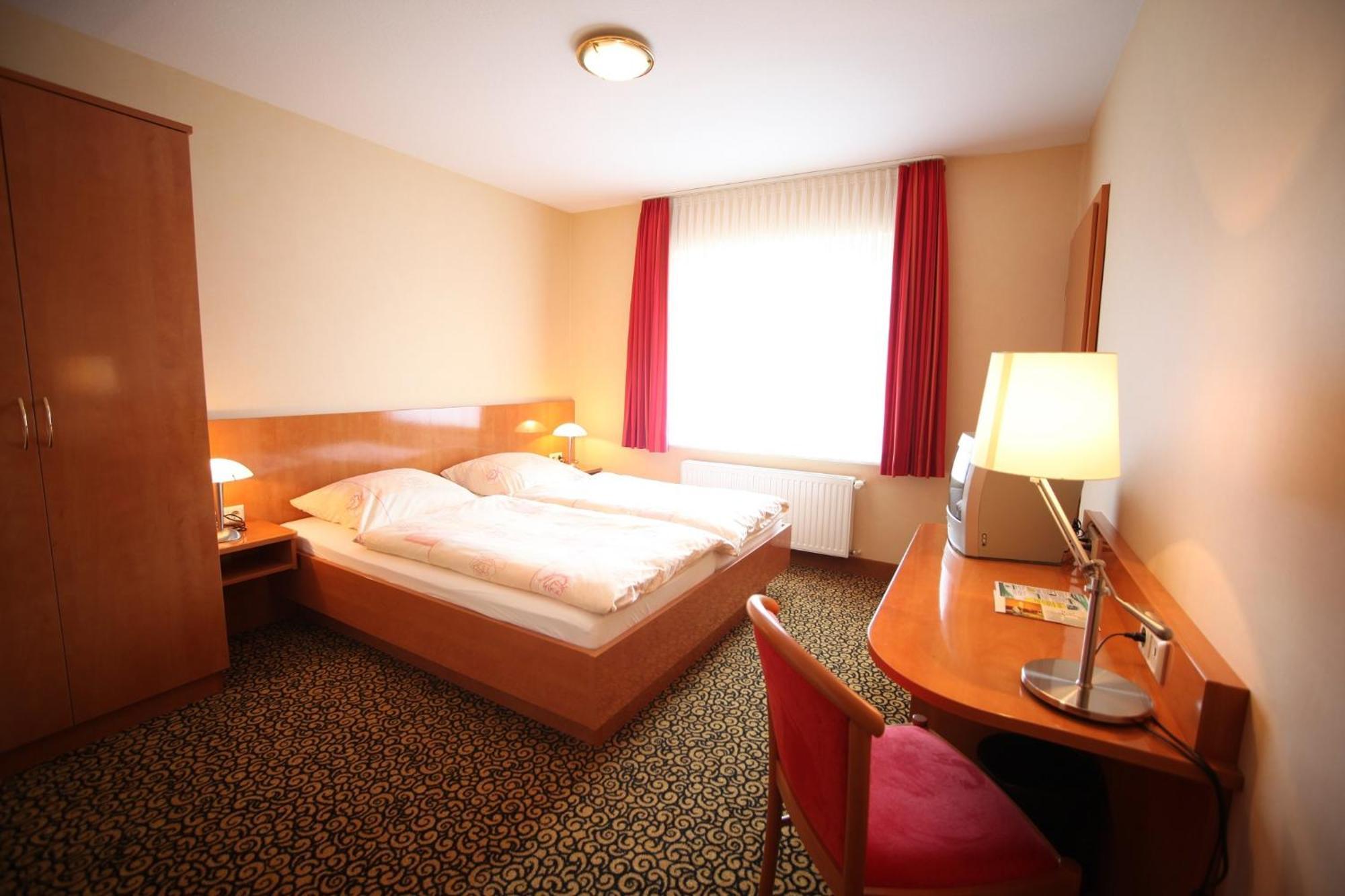 Hotel Matthias Gnarrenburg Номер фото